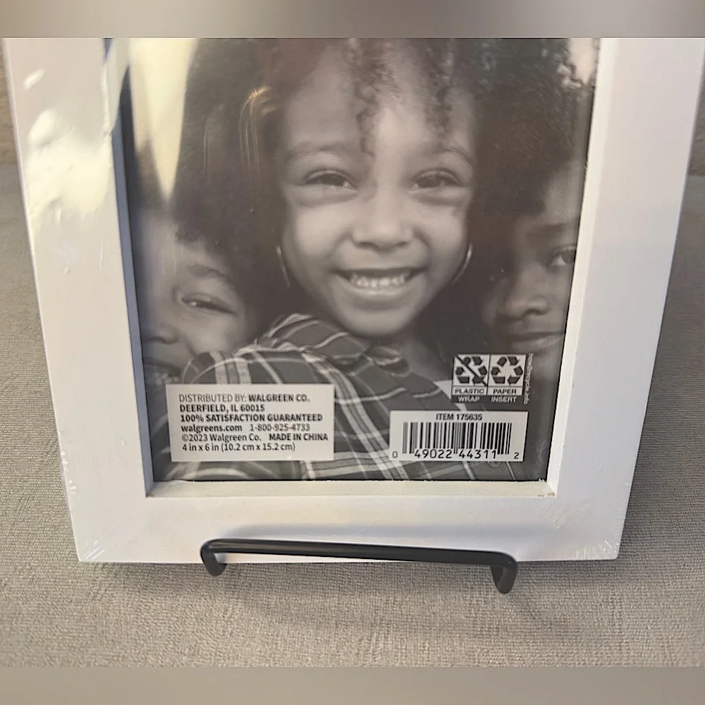 White Picture Frame, 4x6 in — Modern Expressions